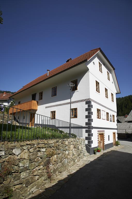 Juvanova Hisa - Apartments And Rooms Luce Exterior photo